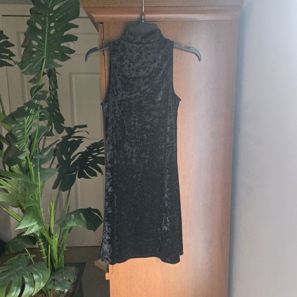 Mudd Black Velvet Dress - Picture 2 of 3